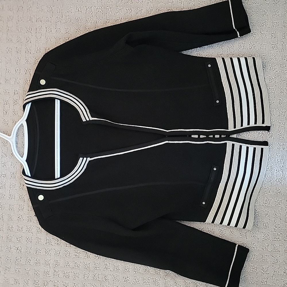 White House Black Market sm 3/4" sleeve sweater. Black, white & gold